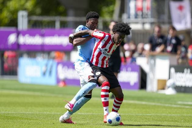 ROTTERDAM , 09-08-2026 , Sparta Stadium Het Kasteel , season 2026 2027 , Dutch Eredivisie football , match between Sparta Rotterdam and Feyenoord , picture shows Feyenoord player Givairo Read and Sparta player Lushendry Martes Sparta - Feyenoord  x205577923x Copyright: