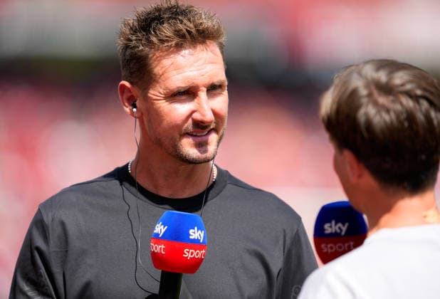 Miroslav Klose (1. FC Nuernberg, Cheftrainer) gibt vor dem Spiel ein Interview. GER, 1. FC Nürnberg vs SG Dynamo Dresden, 2. Bundesliga, 1. Spieltag, Saison 2026-27, Max-Morlock-Stadion, Nürnberg, 09.08.2026 DFL REGULATIONS PROHIBIT ANY USE OF PHOTOGRAPHS AS IMAGE SEQUENCES AND OR QUASI-VIDEO Foto: HMB Media Scott W. Coleman Nürnberg Max-Morlock-Stadion Bayern GER Copyright: xScottxW.xColemanx