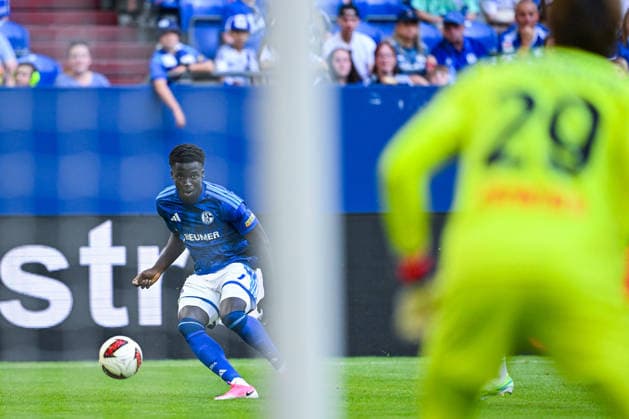 08.08.2026, Fussball, Saison 2026 2027, Testspiel, FC Schalke 04 - Atalanta Bergamo, Christian Gomis (FC Schalke 04) xRHR-FOTO YYx Copyright: KROEGER RHR-FOTOx RHR-FOTO YY