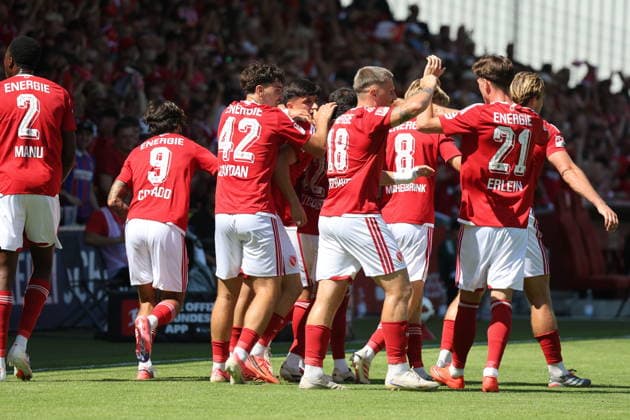 Cottbuser Torjubel Fussball 2. Bundesliga 2026 2027 FC Energie Cottbus - Hannover 96 *** Cottbus Goal Celebration: Soccer, 2. Bundesliga, 2026–2027, FC Energie Cottbus vs. Hannover 96