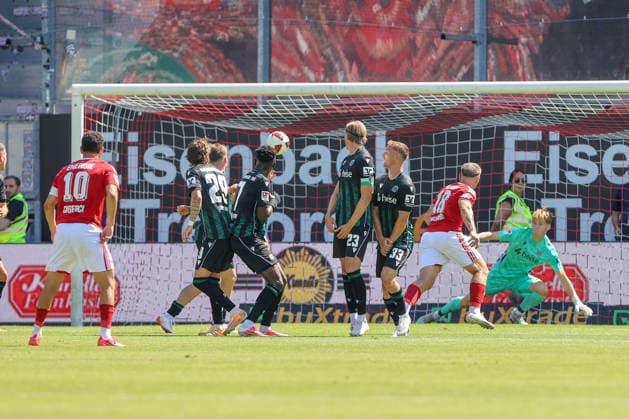 09.08.2026, xtgx, Fussball - 2.Bundesliga Energie Cottbus - Hannover 96 emspor, v.l. Tor zum 1:0 durch Tolcay Cigerci (Cottbus, 10) (DFL DFB REGULATIONS PROHIBIT ANY USE OF PHOTOGRAPHS as IMAGE SEQUENCES and or QUASI-VIDEO) Cottbus *** August 9, 2026, xtgx, Soccer, 2. Bundesliga: Energie Cottbus vs. Hannover 96, emspor; from left: Goal to make it 1–0 by Tolcay Cigerci (Cottbus); 10 DFL DFB REGULATIONS PROHIBIT ANY USE OF PHOTOGRAPHS AS IMAGE SEQUENCES AND OR QUASI-VIDEO (Cottbus)