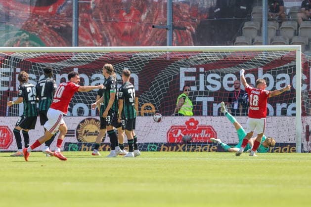 09.08.2026, xtgx, Fussball - 2.Bundesliga Energie Cottbus - Hannover 96 emspor, v.l. Tor zum 1:0 durch Tolcay Cigerci (Cottbus, 10) (DFL DFB REGULATIONS PROHIBIT ANY USE OF PHOTOGRAPHS as IMAGE SEQUENCES and or QUASI-VIDEO) Cottbus *** August 9, 2026, xtgx, Soccer, 2. Bundesliga: Energie Cottbus vs. Hannover 96, emspor; from left: Goal to make it 1–0 by Tolcay Cigerci (Cottbus); 10 DFL DFB REGULATIONS PROHIBIT ANY USE OF PHOTOGRAPHS AS IMAGE SEQUENCES AND OR QUASI-VIDEO (Cottbus)