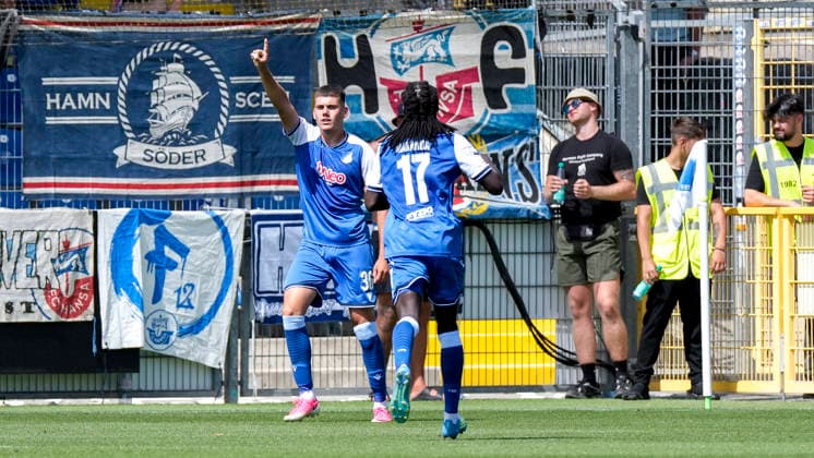 v.li.: Torschütze Jakov Dedic (TSG II, 36), Blessing Makanda (TSG II, 17), Spieler der TSG 1899 Hoffenheim II (U23), jubeln über das Tor zum 2:2, Jubel, Torjubel, Torerfolg, celebrate the goal, goal, celebration, jubelt ueber das Tor, Freuen, Freude, freut sich, optimistisch, positiv, Spielszene, Highlight, Action, Aktion, 09.08.2026, Sinsheim (Deutschland), Fussball, 3. Liga, TSG 1899 Hoffenheim II - Hansa Rostock, DFB DFL REGULATIONS PROHIBIT ANY USE OF PHOTOGRAPHS AS IMAGE SEQUENCES AND OR QUASI-VIDEO. *** From left: Goal scorer Jakov Dedic (TSG II), 36; Blessing Makanda (TSG II), 17; players from TSG 1899 Hoffenheim II U23, celebrating the goal that tied the game at 2–2, Celebration, goal celebration, scoring a goal, celebrating the goal, goal, celebration, celebrating the goal, joy, happiness, happy, optimistic, positive, game scene, highlight, action, 09 08 2026, Sinsheim, Germany, soccer, 3. Liga, TSG 1899 Hoffenheim II vs. Hansa Rostock, DFB and DFL regulations prohibit any use of photographs as image sequences and or quasi-video xozx