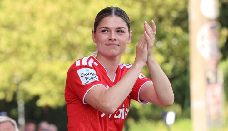 Eileen Campbell bei der Mannschaftsvorstellung im Stadion an der Alten Försterei AF Sportstätte Fußball Fussball Testspiel Frauen Damen Bundesliga Saison 2026 2027 09.08.2026 1.FC Union Berlin FCU vs Inter Mailand DFL regulations prohibit any use of photographs as image sequences and or quasi-video *** Eileen Campbell at the team presentation at the Alte Försterei Stadium AF Sports Facility Sports Soccer Women s Bundesliga Season 2026–2027 September 8, 2026 1. FC Union Berlin (FCU) vs. Inter Milan DFL regulations prohibit any use of photographs as image sequences and or quasi-video