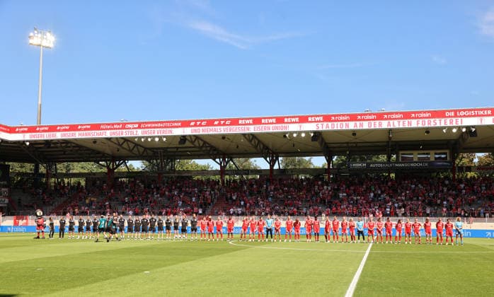 Mannschaftsvorstellung im Stadion an der Alten Försterei AF Sportstätte Fußball Fussball Testspiel Frauen Damen Bundesliga Saison 2026 2027 09.08.2026 1.FC Union Berlin FCU vs Inter Mailand DFL regulations prohibit any use of photographs as image sequences and or quasi-video *** Team presentation at the Stadion an der Alten Försterei AF Sports Facility Sports Soccer Women s Bundesliga Season 2026–2027 September 8, 2026 1. FC Union Berlin (FCU) vs. Inter Milan DFL regulations prohibit any use of photographs as image sequences and or quasi video