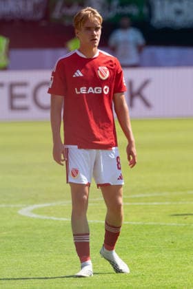 Lukas Michelbrink (Energie Cottbus, 8) 09.08.2026, Energie Cottbus vs Hannover 96, Fussball, 2. Bundesliga, Energie Stadion, Cottbus DFL regulations prohibit any use of photographs as image sequences and or quasi-video. *** Lukas Michelbrink, Energie Cottbus, September 8, 2026, Energie Cottbus vs. Hannover 96, Soccer, 2. Bundesliga, Energie Stadium, Cottbus. DFL regulations prohibit any use of photographs as image sequences and or quasi-video. Copyright: HMBxMedia xFinnxWeidmann