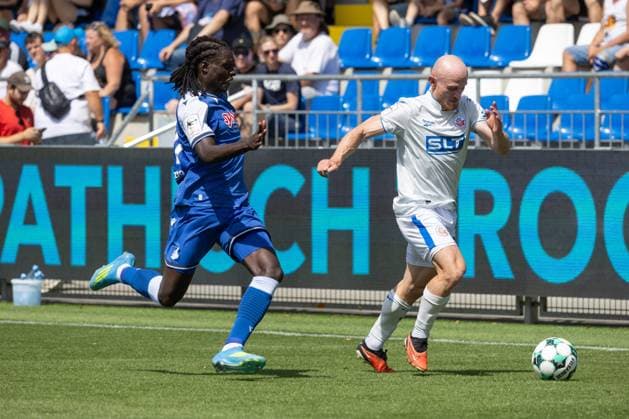 Fußball 3. Liga, Saison 2026 27, 1. Spieltag: TSG Hoffenheim 2 gegen Hansa Rostock***Maximilian Krauß (35, Rostock) und Miguel Blessing Makanda (17, Hoffenheim) *** Soccer 3rd Division, 2026–27 Season, Matchday 1: TSG Hoffenheim 2 vs. Hansa Rostock***Maximilian Krauß (35), Rostock, and Miguel Blessing Makanda (17), Hoffenheim Copyright: xUdoxHerrmannx