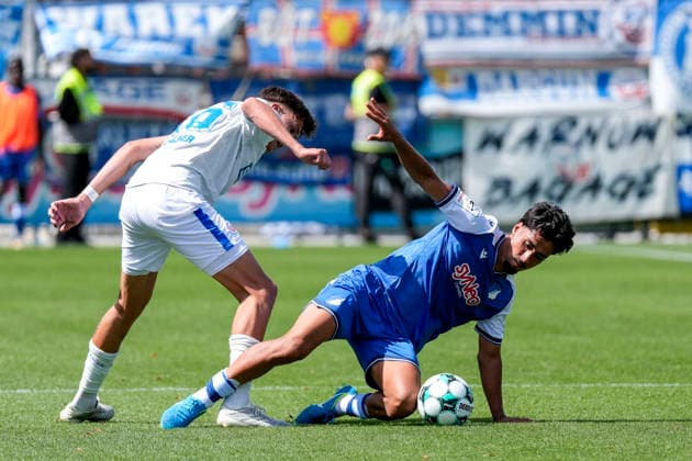v.li.: Lukas Wallner (Rostock, 16), Yasin Zor (TSG II, 10), Zweikampf, Spielszene, Duell, duel, tackle, tackling, Dynamik, Action, Aktion, 09.08.2026, Sinsheim (Deutschland), Fussball, 3. Liga, TSG 1899 Hoffenheim II - Hansa Rostock, DFB DFL REGULATIONS PROHIBIT ANY USE OF PHOTOGRAPHS AS IMAGE SEQUENCES AND OR QUASI-VIDEO. *** From left: Lukas Wallner (Rostock), 16; Yasin Zor (TSG II), 10; tackle, game scene, duel, tackle, tackling, dynamism, action, 09 08 2026, Sinsheim, Germany, soccer, 3rd Division, TSG 1899 Hoffenheim II vs. Hansa Rostock, DFB and DFL regulations prohibit any use of photographs as image sequences and or quasi-video xozx
