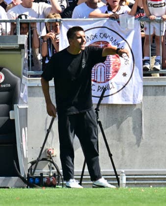 08.08.2026,GER Fußball, Männer, 2.BL, Spieltag 1, Saison 2026 2027, Hamburg, FC St. Pauli vs SpVgg Greuther Fürth Trainer Marcel Rapp (Pauli) DFB DFL regulations prohibit any use of photographs as image sequences and or quasi-video) Hamburg Millerntorstadion Hamburg Deutschland *** August 8, 2026, GER Soccer, Men, 2nd Division, Matchday 1, 2026–2027 Season, Hamburg, FC St. Pauli vs. SpVgg Greuther Fürth Coach Marcel Rapp Pauli DFB DFL regulations prohibit any use of photographs as image sequences and or quasi-video Hamburg Millerntorstadion Hamburg Germany Copyright: xnordphotoxGmbH xWitkex
