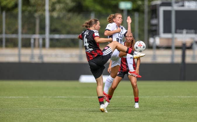 GER, Frankfurt, Eintracht Frankfurt II vs FC Ingolstadt, DFB, 2. Bundesliga, Fussball, Spielzeit 2026 2027, Stadion am Brentanobad, 2. Spieltag im Bild v.l.: Eva Hell (Frankfurt), Leonie Haberäcker (FC Ingolstadt 04 27) DFB DFL REGULATIONS PROHIBIT ANY USE OF PHOTOGRAPHS AS IMAGE SEQUENCES AND OR QUASI-VIDEO, 09.08.2026 *** GER, Frankfurt, Eintracht Frankfurt II vs. FC Ingolstadt, DFB, 2. Bundesliga, Soccer, 2026–2027 Season, Stadion am Brentanobad, Matchday 2 in pictures (from left): Eva Hell, Frankfurt, Leonie Haberäcker, FC Ingolstadt 04, 27 DFB DFL REGULATIONS PROHIBIT ANY USE OF PHOTOGRAPHS AS IMAGE SEQUENCES AND OR QUASI-VIDEO, September 8, 2026 Copyright: HMBxMedia HendrikxHamelau