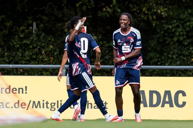 U17, U 17 DFB-Nachwuchsliga: 1. FC Köln vs. SV Sandhausen; 09.08.2026 KÖLN, GERMANY - AUGUST 09: Jubel zum 1:0 durch Isaiah Amani Izuagie (1. FC Köln, 9), Tor, Torjubel während dem 1. Spieltag der Vorrunde Gruppe E - U17 DFB-Nachwuchsliga zwischen 1. FC Köln vs. SV Sandhausen am Geissbockheim Platz 7 am 09. August 2026 in Köln, Deutschland. *** U17 DFB Youth League: 1. FC Köln vs. SV Sandhausen, August 9, 2026, Cologne, Germany. Celebrations following Isaiah Amani Izuagie’s 1-0 goal for 1. FC Köln, 9, goal, goal celebration during Matchday 1 of the preliminary round, Group E, of the U17 DFB Youth League between 1 FC Köln and SV Sandhausen at Geissbockheim Field 7 on August 9, 2026, in Cologne, Germany Copyright: xBEAUTIFULxSPORTS Wunderlx