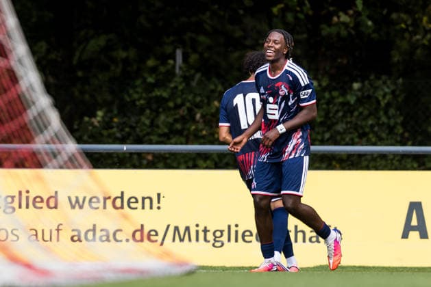 U17, U 17 DFB-Nachwuchsliga: 1. FC Köln vs. SV Sandhausen; 09.08.2026 KÖLN, GERMANY - AUGUST 09: Jubel zum 1:0 durch Isaiah Amani Izuagie (1. FC Köln, 9), Tor, Torjubel während dem 1. Spieltag der Vorrunde Gruppe E - U17 DFB-Nachwuchsliga zwischen 1. FC Köln vs. SV Sandhausen am Geissbockheim Platz 7 am 09. August 2026 in Köln, Deutschland. *** U17 DFB Youth League: 1. FC Köln vs. SV Sandhausen, August 9, 2026, Cologne, Germany. Celebrations following Isaiah Amani Izuagie’s 1-0 goal for 1. FC Köln, 9, goal, goal celebration during Matchday 1 of the preliminary round, Group E, of the U17 DFB Youth League between 1 FC Köln and SV Sandhausen at Geissbockheim Field 7 on August 9, 2026, in Cologne, Germany Copyright: xBEAUTIFULxSPORTS Wunderlx