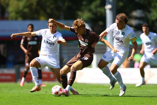 27 Hugo Weber (FC St. Pauli U23), 13 Justin Bretgeld (Bremer SV) Fußball I Herren I Regionalliga Nord I Saison 2026-2027 I 2. Spieltag I FC St. Pauli U23 - Bremer SV I 09.08.2026 I Edmund-Plambeck-Stadion *** 27 Hugo Weber FC St. Pauli U23, 13 Justin Bretgeld Bremer SV Soccer I Men s I Regionalliga Nord I 2026–2027 Season I Matchday 2 I FC St. Pauli U23 vs. Bremer SV I August 9, 2026 I Edmund Plambeck Stadium