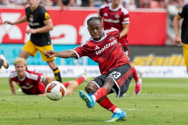 Mohamed Ali Zoma (1. FC Nürnberg), Goal scored, erzielt das Tor zum 3:0, celebrate the goal im 2. Bundesliga-Spiel zwischen dem 1. FC Nürnberg und Dynamo Dresden im Max-Morlock-Stadion, Nürnberg, Deutschland, am 9. August 2026. in action during the 2nd Bundesliga match between 1. FC Nuremberg and Dynamo Dresden at the Max-Morlock Stadium, Nuremberg, Germany, on August 9, 2026. DFB DFL REGULATIONS PROHIBIT ANY USE OF PHOTOGRAPHS AS IMAGE SEQUENCES AND OR QUASI-VIDEO, *** Mohamed Ali Zoma of 1. FC Nuremberg scores the goal to make it 3–0 and celebrates the goal during the 2. Bundesliga match between 1. FC Nuremberg and Dynamo Dresden at the Max Morlock Stadium, Nuremberg, Germany, on August 9, 2026, in action during the 2nd Bundesliga match between 1 FC Nuremberg and Dynamo Dresden at the Max Morlock Stadium, Nuremberg, Germany, on August 9, 2026. DFB and DFL regulations prohibit any use of photographs as image sequences and or quasi-video, Copyright: HMBxMedia xHeikoxBecker