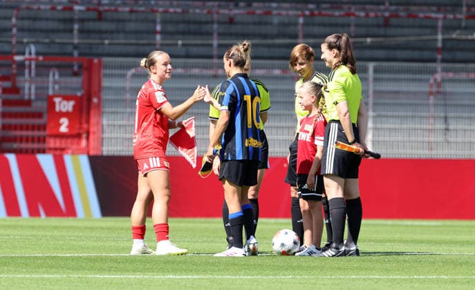 Lisa Heiseler und Lina Magull bei der Seitenwahl, Begrüßung der Mannschaften vor Spielbeginn Fußball Fussball Testspiel Frauen Damen Bundesliga Saison 2026 2027 09.08.2026 1.FC Union Berlin FCU vs Inter Mailand DFL regulations prohibit any use of photographs as image sequences and or quasi-video *** Lisa Heiseler and Lina Magull during the coin toss, Welcoming the teams before kickoff: Sports, Soccer, Women’s Bundesliga, 2026–2027 season, September 8, 2026, 1. FC Union Berlin (FCU) vs. Inter Milan. DFL regulations prohibit any use of photographs as image sequences and or quasi-video.
