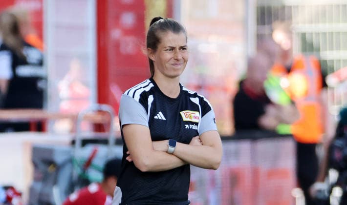 Trainerin Marie Louise Eta Aktion Oberkörper Fußball Fussball Testspiel Frauen Damen Bundesliga Saison 2026 2027 09.08.2026 1.FC Union Berlin FCU vs Inter Mailand DFL regulations prohibit any use of photographs as image sequences and or quasi-video *** Coach Marie Louise Eta Upper Body Workout Soccer Women s Bundesliga Season 2026–2027 September 8, 2026 1. FC Union Berlin (FCU) vs. Inter Milan DFL regulations prohibit any use of photographs as image sequences and or quasi-video