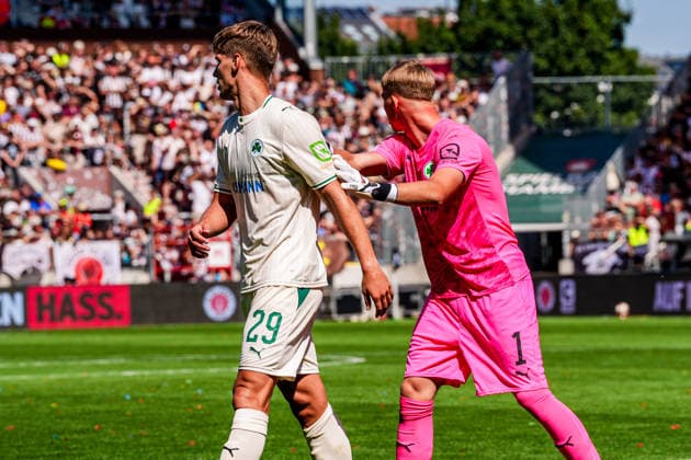 Deutschland: Fußball 2. Bundesliga 2026 27, 1. Spieltag FC St. Pauli vs SpVgg Greuther Fürth Fuerth Millerntor-Stadion (Hamburg): Krisztian Keresztes (SpVgg Greuther Fuerth, 29), Florian Hellstern (SpVgg Greuther Fuerth, 1) *** Germany Soccer 2. Bundesliga 2026–27, Matchday 1: FC St. Pauli vs. SpVgg Greuther Fürth, Millerntor Stadium, Hamburg; Krisztian Keresztes (SpVgg Greuther Fürth), 29; Florian Hellstern (SpVgg Greuther Fürth), 1 Copyright: xStefanxTrochax