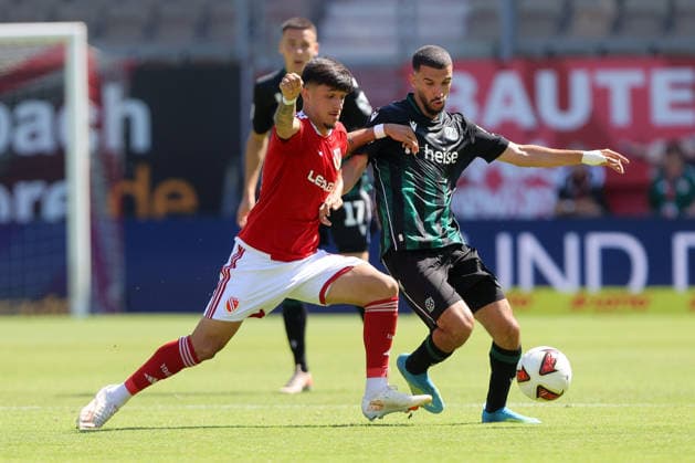 09.08.2026, xtgx, Fussball - 2.Bundesliga Energie Cottbus - Hannover 96 emspor, v.l. Jannis Boziaris (Cottbus, 19), Waniss Taibi (Hannover, 8) Zweikampf, Duell, Kampf, tackle (DFL DFB REGULATIONS PROHIBIT ANY USE OF PHOTOGRAPHS as IMAGE SEQUENCES and or QUASI-VIDEO) Cottbus *** August 9, 2026, xtgx, Soccer, 2. Bundesliga, Energie Cottbus vs. Hannover 96, emspor, from left: Jannis Boziaris (Cottbus), 19, Waniss Taibi Hannover, 8, tackle, duel, battle, DFL DFB REGULATIONS PROHIBIT ANY USE OF PHOTOGRAPHS AS IMAGE SEQUENCES AND OR QUASI-VIDEO, Cottbus
