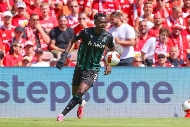 09.08.2026, xtgx, Fussball - 2.Bundesliga Energie Cottbus - Hannover 96 emspor, v.l. Mustapha Bundu (Hannover, 7) Freisteller, Einzelbild, Ganzkoerper, single frame (DFL DFB REGULATIONS PROHIBIT ANY USE OF PHOTOGRAPHS as IMAGE SEQUENCES and or QUASI-VIDEO) Cottbus *** August 9, 2026, xtgx, Soccer, 2. Bundesliga, Energie Cottbus vs. Hannover 96, emspor, from left: Mustapha Bundu (Hannover), 7 free-standing players, single frame, Full-body, single frame. DFL and DFB regulations prohibit any use of photographs as image sequences and or quasi-video. Cottbus