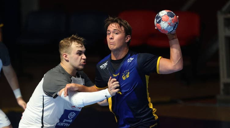09.08.2026 Belgrade Sweden-Serbia European U18 men s handball championship final tournament match for 13-16 place Mihajlo Popovic(L),Serbia ,Hannes Karlsson(R) Sweden :