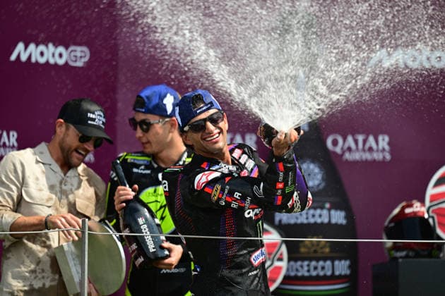 motor racing, Motorsport Moto GP Qatar Airways Grand Prix of Great Britain Monster Energy Yamaha MotoGP rider Jorge Martin (89) sprays Prosecco during the Moto GP Qatar Airways Grand Prix of Great Britain at Silverstone, Towcester, UK on 9 August 2026. Towcester Silverstone Northamptonshire UK Editorial use only , Copyright: xDennisxGoodwinx PSI-24671-0037