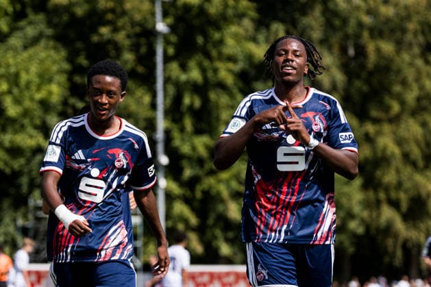 U17, U 17 DFB-Nachwuchsliga: 1. FC Köln vs. SV Sandhausen; 09.08.2026 KÖLN, GERMANY - AUGUST 09: Jubel zum 3:0 durch Isaiah Amani Izuagie (1. FC Köln, 9), Tor, Torjubel, während dem 1. Spieltag der Vorrunde Gruppe E - U17 DFB-Nachwuchsliga zwischen 1. FC Köln vs. SV Sandhausen am Geissbockheim Platz 7 am 09. August 2026 in Köln, Deutschland. *** U17 DFB Youth League: 1. FC Köln vs. SV Sandhausen, August 9, 2026, Cologne, Germany. August 9: Celebration of the 3-0 goal by Isaiah Amani Izuagie of 1. FC Köln, 9, goal, goal celebration, during Matchday 1 of the preliminary round, Group E, of the U17 DFB Youth League between 1 FC Köln and SV Sandhausen at Geissbockheim Field 7 on August 9, 2026, in Cologne, Germany Copyright: xBEAUTIFULxSPORTS Wunderlx
