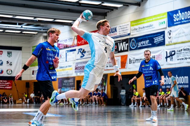 09.08.2026, xdobgx, Handball Heide-Cup 2026, VfL Gummersbach - Mors Thy Handbold v.l. ElliÃ°i Snaer ViÃ°arsson (VfL Gummersbach, 4) beim Wurf, in action, throwing Schneverdingen *** August 9, 2026, xdobgx, 2026 Heide Cup Handball Tournament, VfL Gummersbach vs. Mors Thy Handbold, ElliÃ°i Snaer ViÃ°arsson of VfL Gummersbach, taking a shot, in action, shooting at Schneverdingen