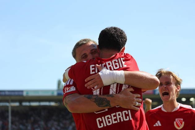 Cottbuser Torjubel Fussball 2. Bundesliga 2026 2027 FC Energie Cottbus - Hannover 96 *** Cottbus Goal Celebration: Soccer, 2. Bundesliga, 2026–2027, FC Energie Cottbus vs. Hannover 96