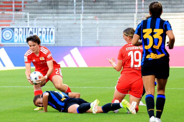 09.08.2026, GER Deutschland, Fussball, 1.Frauen-Fussballbundesliga, 202672027, Alte Foersterei, 1.FC Union vs. Inter Mailand Tomke Schneider (1.FC Union Berlin 2), Samantha Steuerwald (1.FC Union Berlin 19), Bugeja Haley (Inter Mailand 7) 1. Liga: DFB DFL regulations prohibit any use of photographs as image sequences and or quasi-video) Berlin Stadion Alte Foersterei Berlin Deutschland *** August 9, 2026, GER Germany, Soccer, Women s Bundesliga 1, 2026–2027, Alte Foersterei, 1 FC Union vs. Inter Milan, Tomke Schneider 1, FC Union Berlin 2; Samantha Steuerwald 1, FC Union Berlin 19; Haley Bugeja, Inter Milan 7. 1st Division, DFB DFL regulations prohibit any use of photographs as image sequences and or quasi-video. Berlin, Alte Foersterei Stadium, Berlin, Germany Copyright: xNordphotox xEnglerx