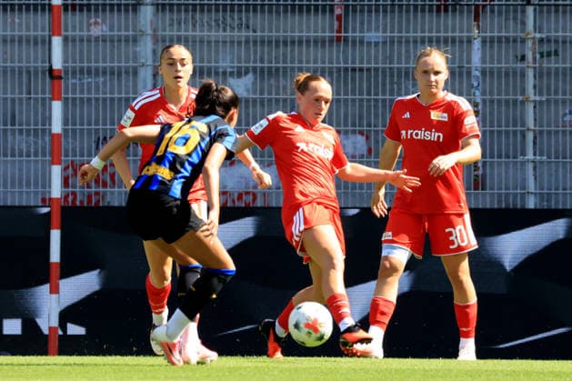 09.08.2026, GER Deutschland, Fussball, 1.Frauen-Fussballbundesliga, 202672027, Alte Foersterei, 1.FC Union vs. Inter Mailand Lisanne Graewe (1.FC Union Berlin 6), Jella Veit (1.FC Union Berlin 30), Tomasevic Masa (Inter Mailand 16) 1. Liga: DFB DFL regulations prohibit any use of photographs as image sequences and or quasi-video) Berlin Stadion Alte Foersterei Berlin Deutschland *** August 9, 2026, GER Germany, Soccer, Women s Bundesliga 1, 202672027, Alte Foersterei, 1 FC Union vs. Inter Milan Lisanne Graewe 1 FC Union Berlin 6, Jella Veit 1 FC Union Berlin 30, Tomasevic Masa Inter Milan 16 1st Division DFB DFL regulations prohibit any use of photographs as image sequences and or quasi-video Berlin Stadium Alte Foersterei Berlin Germany Copyright: xNordphotox xEnglerx