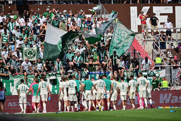 08.08.2026,GER Fußball, Männer, 2.BL, Spieltag 1, Saison 2026 2027, Hamburg, FC St. Pauli vs SpVgg Greuther Fürth die Fürther Mannschaft bedankt sich bei den Fans DFB DFL regulations prohibit any use of photographs as image sequences and or quasi-video) Hamburg Millerntorstadion Hamburg Deutschland *** August 8, 2026, GER Soccer, Men, 2nd Division, Matchday 1, 2026–2027 Season, Hamburg, FC St. Pauli vs. SpVgg Greuther Fürth—the Fürth team thanks the fans. DFB and DFL regulations prohibit any use of photographs as image sequences and or quasi-video. Hamburg Millerntorstadion, Hamburg, Germany Copyright: xnordphotoxGmbH xWitkex