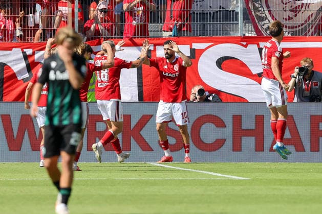 09.08.2026, xtgx, Fussball - 2.Bundesliga Energie Cottbus - Hannover 96 emspor, v.l. Jubel nach dem 2:1 durch Tolcay Cigerci (Cottbus, 10) (DFL DFB REGULATIONS PROHIBIT ANY USE OF PHOTOGRAPHS as IMAGE SEQUENCES and or QUASI-VIDEO) Cottbus *** August 9, 2026, xtgx, Soccer, 2. Bundesliga, Energie Cottbus vs. Hannover 96, emspor, from left: Celebrations after the 2-1 goal by Tolcay Cigerci (Cottbus), 10 DFL and DFB regulations prohibit any use of photographs as image sequences and or quasi-video, Cottbus