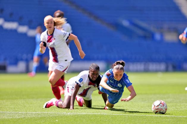 Brighton and Hove Albion Women v Paris Saint-Germain Women Pre-Season Friendly Sophie Peskett of Brighton and Hove Albion Women gets a free kick on the edge of the box during the Pre-Season Friendly match at the American Express Stadium, Brighton and Hove 09 08 2026 UK Newspapers OUT Copyright: xNeilxHolmesx FIL-23742-0008
