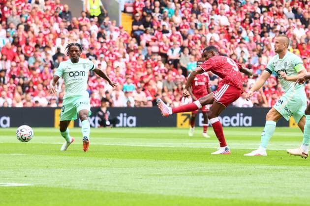 Alexander Isak of Liverpool scores to make it 1-0 Liverpool v Monaco, Pre Season Friendly, Football, Anfield, Liverpool, UK - 09 Aug 2026Liverpool Anfield United Kingdom EDITORIAL USE ONLY No use with unauthorised audio, video, data, fixture lists, club league logos or live services. Online in-match use limited to 120 images, no video emulation. No use in betting, games or single club league player publications.  Copyright: xPaulxCurrie Shutterstockx 17051142v