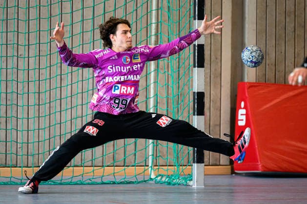 Altensteig: SCup - Spiel Platz 3 - 26 27 - HBW Balingen - HC Erlangen Torhueter Tin Herceg (HC Erlangen) Altensteig Eichwaldhalle Baden-Württemberg Deutschland *** Altensteig SCup Match, 3rd Place, 26–27 HBW Balingen vs. HC Erlangen; Goalkeeper: Tin Herceg; HC Erlangen; Altensteig; Eichwaldhalle; Baden-Württemberg; Germany