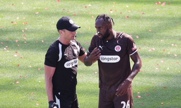 Behandlung Ricky-Jade Jones (St. Pauli) Fussball, 2.Liga, Saison 2026-2027 Herren, FC St.Pauli gegen Greuther Fuerth, 1-1 DFL REGULATIONS PROHIBIT ANY USE OF PHOTOGRAPHS AS IMAGE SEQUENCES AND OR QUASI-VIDEO. *** Feature: Ricky Jade Jones, St. Pauli Soccer, 2nd Division, 2026–2027 Men s Season, FC St. Pauli vs. Greuther Fürth, 1–1. DFL regulations prohibit any use of photographs as image sequences and or quasi-video.