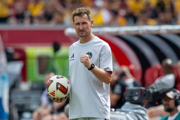 Trainer Miroslav Klose (1.FC Nuernberg) Jubel nach dem Sieg gegen Dresden cheering, celebrated, cheers, cheering, emotions im 2. Bundesliga-Spiel zwischen dem 1. FC Nürnberg und Dynamo Dresden im Max-Morlock-Stadion, Nürnberg, Deutschland, am 9. August 2026. in action during the 2nd Bundesliga match between 1. FC Nuremberg and Dynamo Dresden at the Max-Morlock Stadium, Nuremberg, Germany, on August 9, 2026. DFB DFL REGULATIONS PROHIBIT ANY USE OF PHOTOGRAPHS AS IMAGE SEQUENCES AND OR QUASI-VIDEO, *** Coach Miroslav Klose of 1. FC Nuremberg celebrates after the victory over Dresden—cheering, celebrating, cheers, excitement—during the 2. Bundesliga match between 1. FC Nuremberg and Dynamo Dresden at the Max Morlock Stadium, Nuremberg, Germany, on August 9, 2026, in action during the 2nd Bundesliga match between 1 FC Nuremberg and Dynamo Dresden at the Max Morlock Stadium, Nuremberg, Germany, on August 9, 2026 DFB and DFL regulations prohibit any use of photographs as image sequences and or quasi-video, Copyright: HMBxMedia xHeikoxBecker
