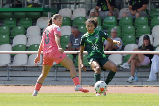 09.08.2026, xgrfx, Fussball Testspiel Frauen, SV Werder Bremen - VfL Wolfsburg v.l. Luna Vanzeir (Werder Bremen), Cora Zicai (VfL Wolfsburg) (DFL DFB REGULATIONS PROHIBIT ANY USE OF PHOTOGRAPHS as IMAGE SEQUENCES and or QUASI-VIDEO) Bremen *** August 9, 2026, xgrfx, Women s Soccer Friendly Match, SV Werder Bremen vs. VfL Wolfsburg, Luna Vanzeir (Werder Bremen), Cora Zicai (VfL Wolfsburg). DFL and DFB regulations prohibit any use of photographs as image sequences and or quasi-video. Bremen