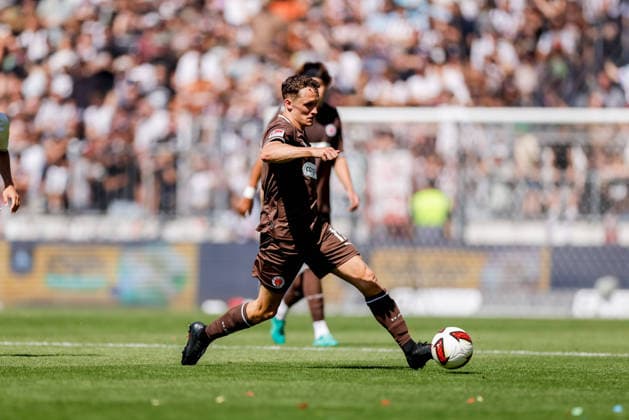 Hamburg, 9. August 2026 - Fußball, 2. Bundesliga 2026 27, FC St. Pauli - SpVgg Greuther Fürth: Martijn Kaars (FC St. Pauli, 19) DFL REGULATIONS PROHIBIT ANY USE OF PHOTOGRAPHS AS IMAGE SEQUENCES AND OR QUASI-VIDEO. *** Hamburg, August 9, 2026 Soccer, 2026–27 2. Bundesliga, FC St. Pauli vs. SpVgg Greuther Fürth, Martijn Kaars, FC St. Pauli, 19. DFL regulations prohibit any use of photographs as image sequences and or quasi-video.