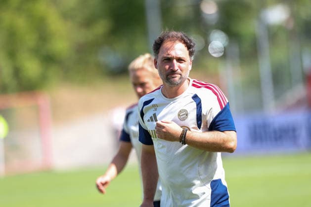 Jose Barcala (FC Bayern Muenchen, Chef-Trainer), GER, FC Bayern Muenchen vs. Paris FC, Fussball, Testspiel, Saison 2026 2027, 09.08.2026, GER, FC Bayern Muenchen vs. Paris FC, Fussball, Testspiel, Saison 2026 2027, 09.08.2026 Unterhaching *** Jose Barcala, FC Bayern Munich, Head Coach, GER, FC Bayern Munich vs. Paris FC, Soccer, Friendly Match, 2026–2027 Season, August 9, 2026, GER, FC Bayern Munich vs. Paris FC, Soccer, Friendly Match, 2026–2027 Season, August 9, 2026, Unterhaching Copyright: xEibner-Pressefoto JennixMaulx EP_JML