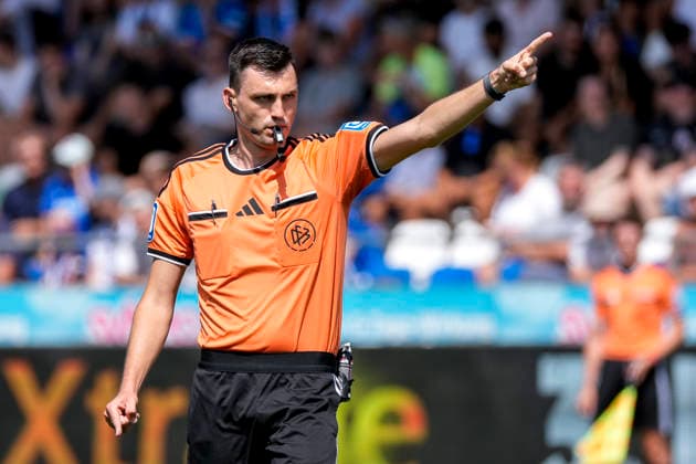Felix Grund (Schiedsrichter), gibt Anweisungen, gestikuliert, mit den Armen gestikulieren, Einzelbild, Einzelfoto, Aktion, Action, 09.08.2026, Sinsheim (Deutschland), Fussball, 3. Liga, TSG 1899 Hoffenheim II - Hansa Rostock, DFB DFL REGULATIONS PROHIBIT ANY USE OF PHOTOGRAPHS AS IMAGE SEQUENCES AND OR QUASI-VIDEO. *** Felix Grund, referee, giving instructions, gesturing, gesturing with his arms, single frame, single photo, action, 09 08 2026, Sinsheim, Germany, soccer, 3rd Division, TSG 1899 Hoffenheim II vs. Hansa Rostock, DFB and DFL regulations prohibit any use of photographs as image sequences and or quasi-video xozx