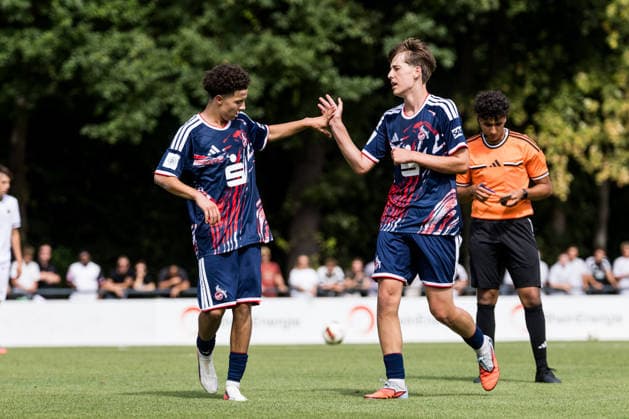 U17, U 17 DFB-Nachwuchsliga: 1. FC Köln vs. SV Sandhausen; 09.08.2026 KÖLN, GERMANY - AUGUST 09: Jubel zum 4:0 durch Yassin Tollih (1. FC Köln, 8) nach Elfmeter, Tor, Torjubel, während dem 1. Spieltag der Vorrunde Gruppe E - U17 DFB-Nachwuchsliga zwischen 1. FC Köln vs. SV Sandhausen am Geissbockheim Platz 7 am 09. August 2026 in Köln, Deutschland. *** U17 DFB Youth League: 1. FC Köln vs. SV Sandhausen, August 9, 2026, Cologne, Germany. Celebrations following Yassin Tollih’s 4-0 goal for 1. FC Köln, 8th goal off a penalty kick, goal, goal celebration, during Matchday 1 of the preliminary round, Group E, of the U17 DFB Youth League between 1 FC Köln and SV Sandhausen at Geissbockheim Platz 7 on August 9, 2026, in Cologne, Germany Copyright: xBEAUTIFULxSPORTS Wunderlx