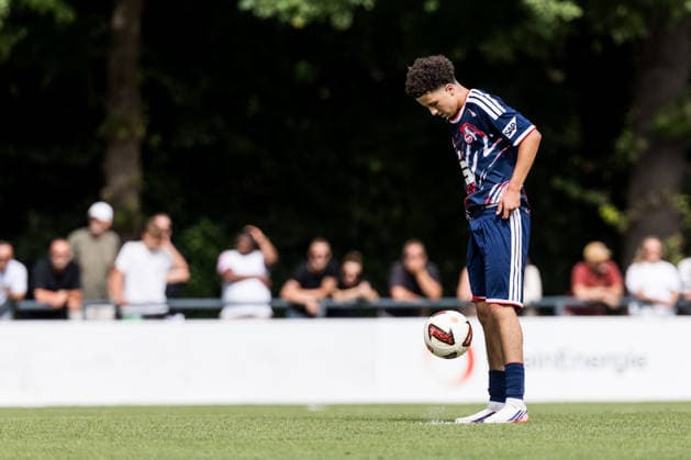 U17, U 17 DFB-Nachwuchsliga: 1. FC Köln vs. SV Sandhausen; 09.08.2026 KÖLN, GERMANY - AUGUST 09: Yassin Tollih (1. FC Köln, 8) schießt den Elfmeter zum 4:0 während dem 1. Spieltag der Vorrunde Gruppe E - U17 DFB-Nachwuchsliga zwischen 1. FC Köln vs. SV Sandhausen am Geissbockheim Platz 7 am 09. August 2026 in Köln, Deutschland. *** U17 DFB Youth League: 1. FC Köln vs. SV Sandhausen, August 9, 2026, Cologne, Germany. Yassin Tollih of 1. FC Köln, 8 scores the penalty kick to make it 4–0 during Matchday 1 of the preliminary round, Group E, of the U17 DFB Youth League between 1 FC Köln and SV Sandhausen at Geissbockheim Field 7 on August 9, 2026, in Cologne, Germany Copyright: xBEAUTIFULxSPORTS Wunderlx