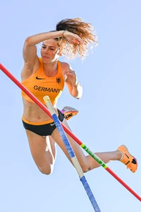 World Athletics U20 Championships Oregon 2026 EUGENE, UNITED STATES OF AMERICA - AUGUST 9, 2026 : Anna Hiesinger (GER) competing in the pole vault during the World Athletics U20 Championships Oregon 2026 at Hayward Field on August 9, 2026 in Eugene, United States Of America. *** World Athletics U20 Championships Oregon 2026 EUGENE, UNITED STATES OF AMERICA AUGUST 9, 2026 Anna Hiesinger (GER) competing in the pole vault during the World Athletics U20 Championships Oregon 2026 at Hayward Field on August 9, 2026, in Eugene, United States of America Copyright: xBEAUTIFULxSPORTS DecaxText&Bildx