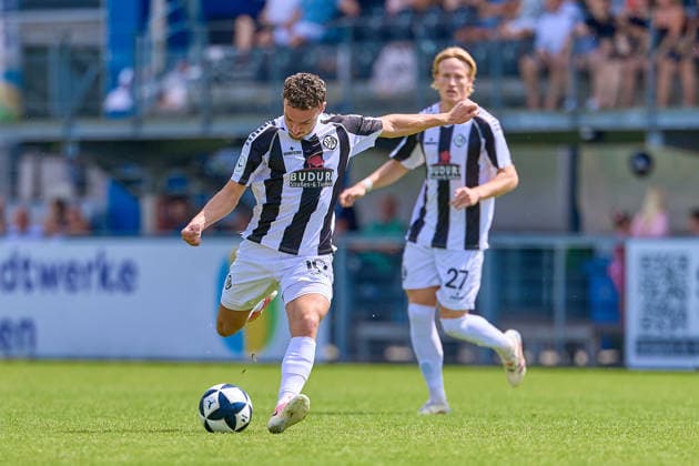 Torschuss Yunus Emre Kahriman (VfR Aalen, 10), Vico Meien (VfR Aalen, 27) GER, VfR Aalen vs. SC Freiburg II, Fussball, Herren, Regionalliga Suedwest, 1. Spieltag, Spielzeit 2026 2027, 09.08.2026 GER, VfR Aalen vs. SC Freiburg II, Fussball, Herren, Regionalliga Suedwest, 1. Spieltag, Spielzeit 2026 2027, 09.08.2026 Aalen *** Shot on goal by Yunus Emre Kahriman (VfR Aalen), 10, Vico Meien (VfR Aalen), 27 GER, VfR Aalen vs. SC Freiburg II, Soccer, Men’s, Regionalliga Southwest, Matchday 1, 2026–2027 season, August 9, 2026 GER, VfR Aalen vs. SC Freiburg II, Soccer, Men s, Regionalliga Southwest, Matchday 1, 2026–2027 season, August 9, 2026 Aalen Copyright: xEibner-Pressefotox EP_ODS