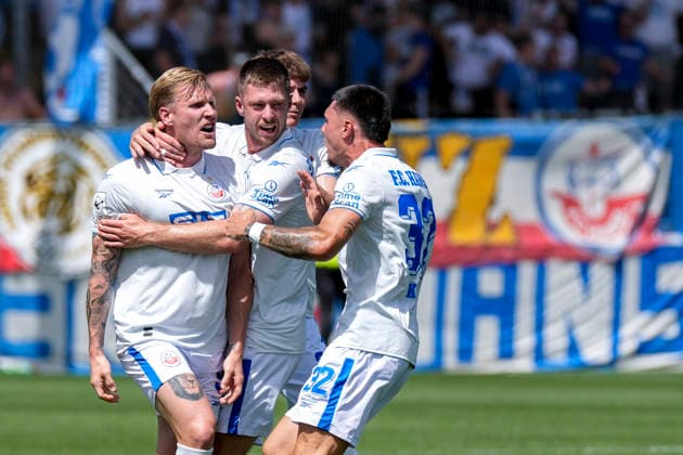 v.li.: Torschütze Andreas Voglsammer (Rostock, 9), Jonas Dirkner (Rostock, 6), Florian Bohnert (Rostock, 3), Niklas Kölle (Rostock, 32), Spieler vom F.C. Hansa Rostock, jubeln über das Tor zum 0:1, Jubel, Torjubel, Torerfolg, celebrate the goal, goal, celebration, jubelt ueber das Tor, Freuen, Freude, freut sich, optimistisch, positiv, Spielszene, Highlight, Action, Aktion, 09.08.2026, Sinsheim (Deutschland), Fussball, 3. Liga, TSG 1899 Hoffenheim II - Hansa Rostock, DFB DFL REGULATIONS PROHIBIT ANY USE OF PHOTOGRAPHS AS IMAGE SEQUENCES AND OR QUASI-VIDEO. *** From left: Goal scorer Andreas Voglsammer (Rostock, 9), Jonas Dirkner (Rostock, 6), Florian Bohnert (Rostock, 3), Niklas Kölle (Rostock, 32), players from FC Hansa Rostock, celebrating the 0-1 goal, Celebration, goal celebration, goal scored, celebrating the goal, goal, celebration, celebrating the goal, joy, happiness, happy, optimistic, positive, game scene, highlight, action, 09 08 2026, Sinsheim, Germany, soccer, 3rd Division, TSG 1899 Hoffenheim II vs. Hansa Rostock, DFB and DFL regulations prohibit any use of photographs as image sequences and or quasi-video xozx