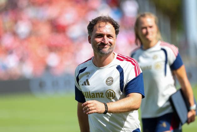 Jose Barcala (FC Bayern Muenchen, Chef-Trainer), GER, FC Bayern Muenchen vs. Paris FC, Fussball, Testspiel, Saison 2026 2027, 09.08.2026, GER, FC Bayern Muenchen vs. Paris FC, Fussball, Testspiel, Saison 2026 2027, 09.08.2026 Unterhaching *** Jose Barcala, FC Bayern Munich, Head Coach, GER, FC Bayern Munich vs. Paris FC, Soccer, Friendly Match, 2026–2027 Season, August 9, 2026, GER, FC Bayern Munich vs. Paris FC, Soccer, Friendly Match, 2026–2027 Season, August 9, 2026, Unterhaching Copyright: xEibner-Pressefoto JennixMaulx EP_JML
