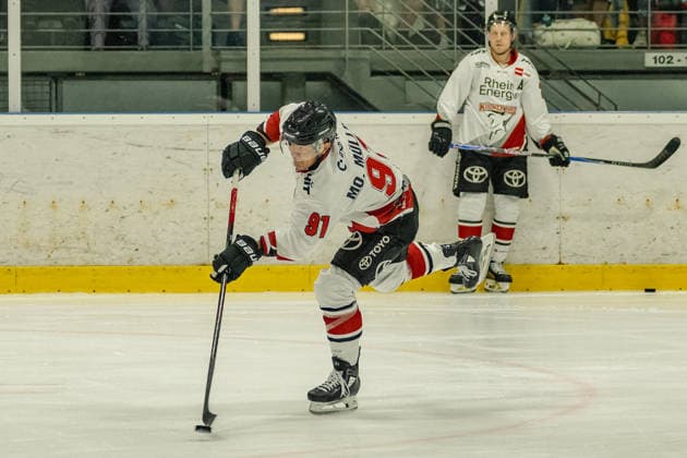 Moritz Mueller (Koelner Haie, 91) beim Schuss. Oeffentliches Training Koelner Haie im Haie Zentrum, Penny DEL, Eishockey, Saison 2026 2027, 09.08.2026 oeffentliches Training Koelner Haie, Penny DEL, Saison 2026 2027, 09.08.2026 Koeln *** Moritz Mueller, Cologne Sharks, No. 91 taking a shot; Cologne Sharks public practice at the Haie Zentrum, Penny DEL, ice hockey, 2026–2027 season, August 9, 2026, Cologne Sharks public practice, Penny DEL, 2026–2027 season, August 9, 2026, Cologne Copyright: xEibner-Pressefoto ThomasxHaeslerx EP_THR