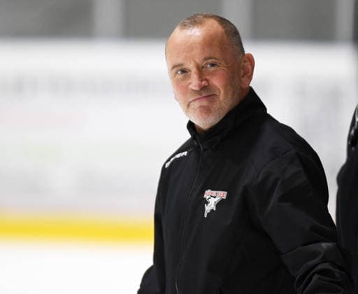 09.08.2026, xophax, KEC , Eishockey , Haie. Kölnarena 2 , Öffentliches Showtraining, Training. Trainer Thomas Berglund ( KEC ) Köln Cologne *** August 9, 2026, xophax, KEC, Ice Hockey, Haie Kölnarena 2, Public Show Practice, Practice Led by Coach Thomas Berglund, KEC Cologne
