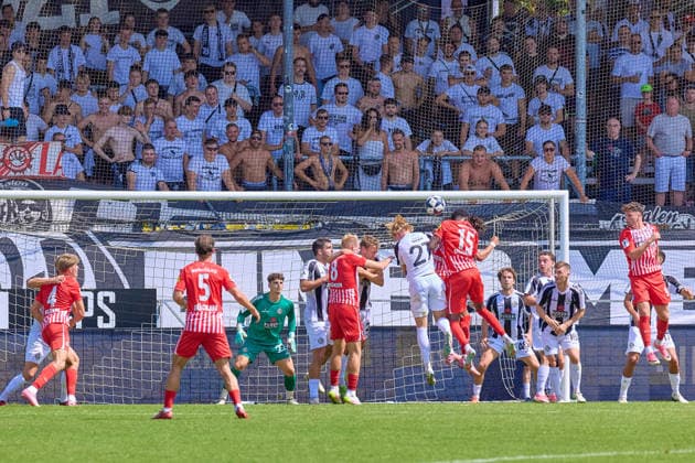 Kopfballchance Bilal Mohamed (SC Freiburg II, 15) GER, VfR Aalen vs. SC Freiburg II, Fussball, Herren, Regionalliga Suedwest, 1. Spieltag, Spielzeit 2026 2027, 09.08.2026 GER, VfR Aalen vs. SC Freiburg II, Fussball, Herren, Regionalliga Suedwest, 1. Spieltag, Spielzeit 2026 2027, 09.08.2026 Aalen *** Heading chance by Bilal Mohamed, SC Freiburg II, 15 GER, VfR Aalen vs. SC Freiburg II, Soccer, Men s, Regionalliga Southwest, Matchday 1, 2026–2027 season, August 9, 2026, Germany, VfR Aalen vs. SC Freiburg II, Soccer, Men s, Regionalliga Southwest, Matchday 1, 2026–2027 season, August 9, 2026, Aalen Copyright: xEibner-Pressefotox EP_ODS
